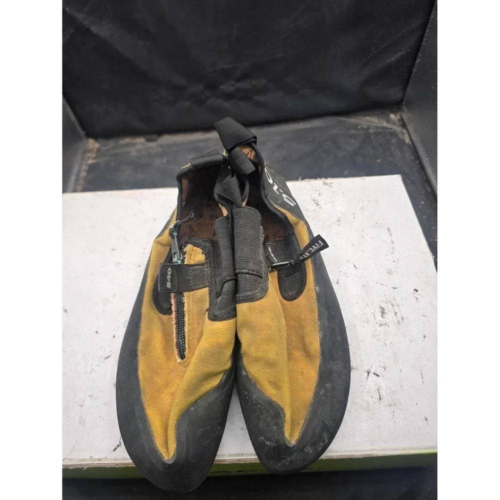 Men's Yellow Athletic Climbing Shoes